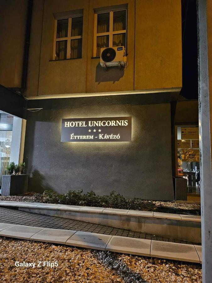 Hotel Unicornis Eger Exterior foto